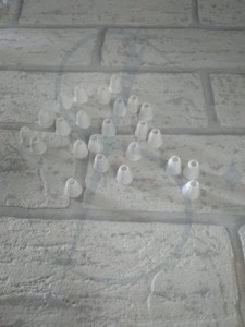 Końcówka  zakończenie  do sznurka białe platikowe