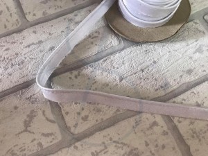 Lamówka wypustka biała atłasowa    