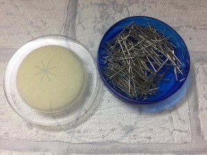 Szpilki metalowe 26mm  - 20 g  gąbeczka 